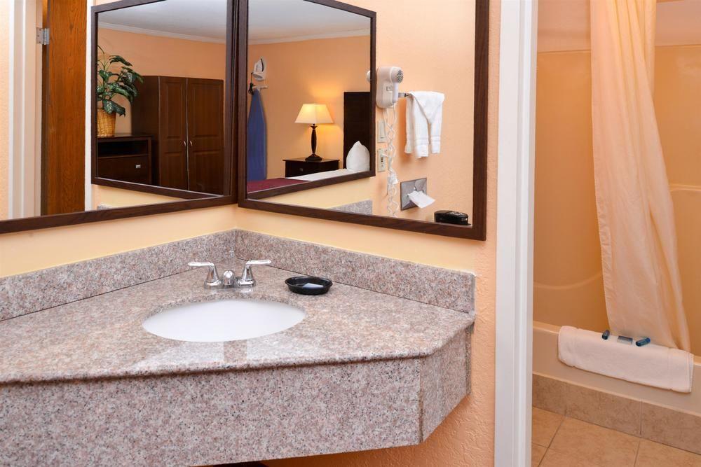 Days Inn By Wyndham Whitmore Lake Ann Arbor Brighton Ngoại thất bức ảnh