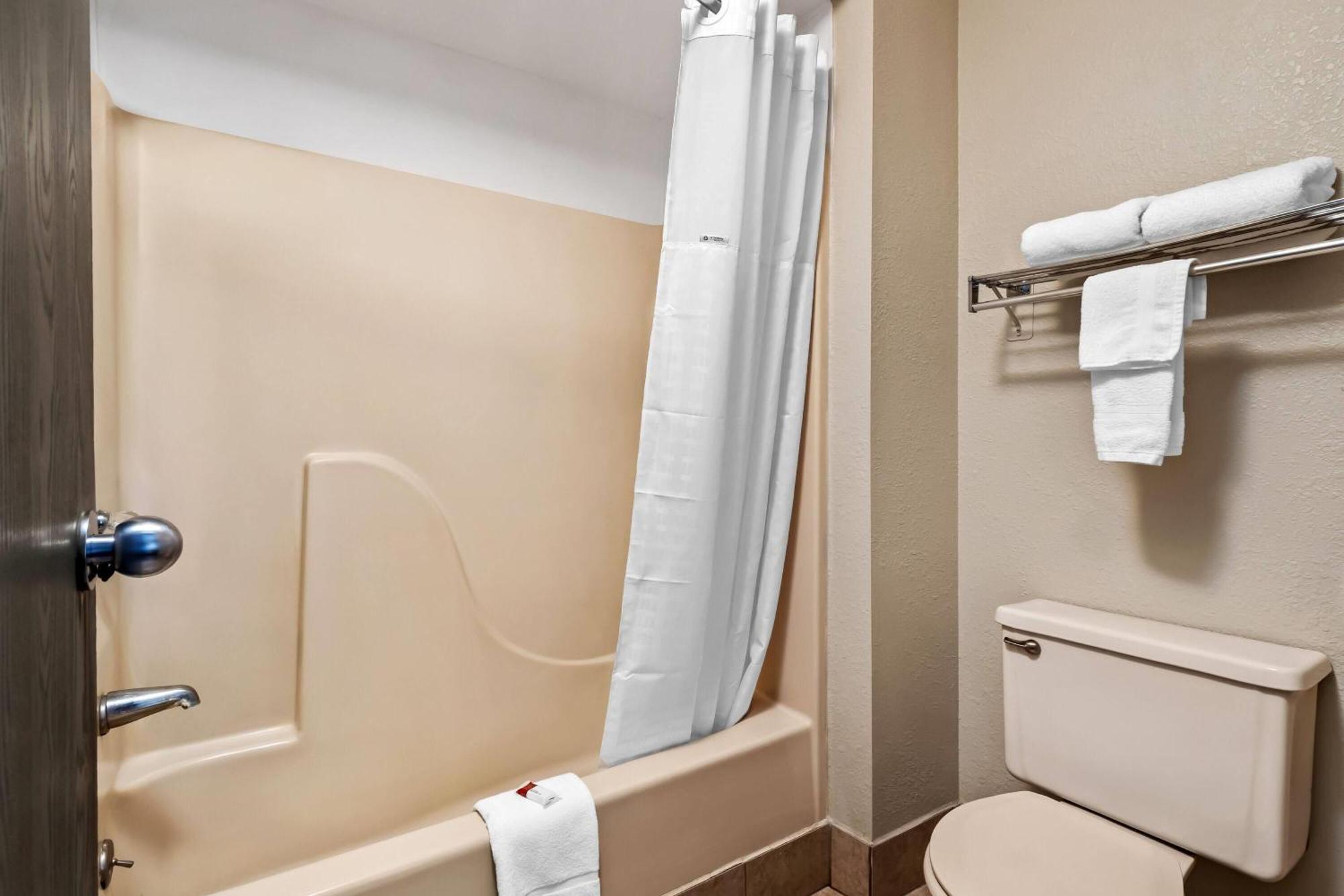 Days Inn By Wyndham Whitmore Lake Ann Arbor Brighton Ngoại thất bức ảnh
