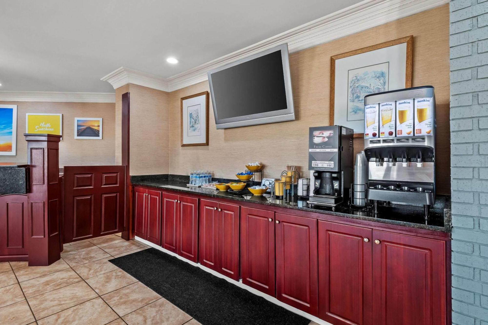 Days Inn By Wyndham Whitmore Lake Ann Arbor Brighton Ngoại thất bức ảnh