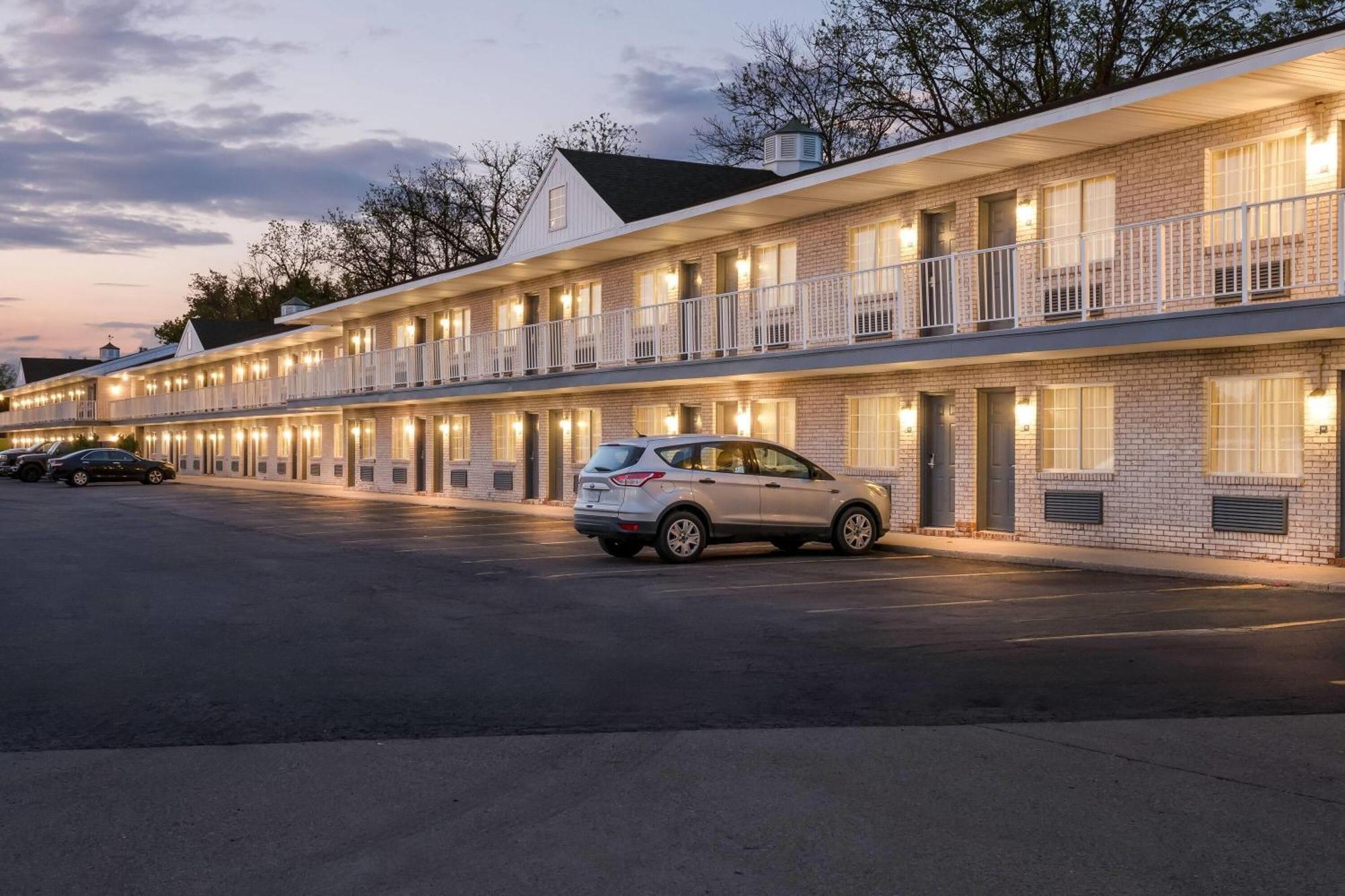 Days Inn By Wyndham Whitmore Lake Ann Arbor Brighton Ngoại thất bức ảnh